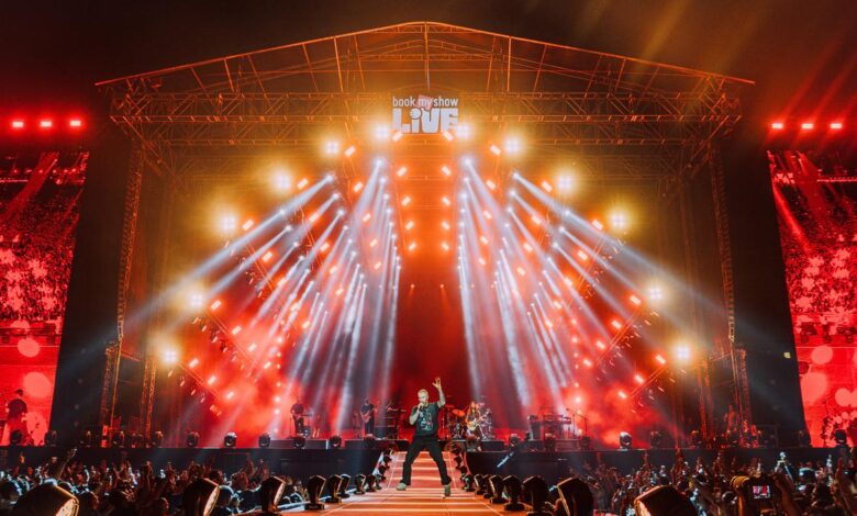 Adam Levine shines at Maroon 5’s  debut show in India