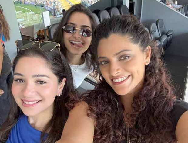 Saiyami Kher’s Australian getaway: Watches India vs. Australia third test match with Sara Tendulkar, Kabir Khan, and others; holds a Koala and feeds Kangaroos and much more! : Bollywood News - Bollywood Hungama