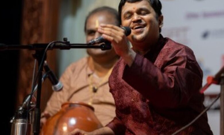 Saketharaman serves delightful surprises in his Margazhi concert