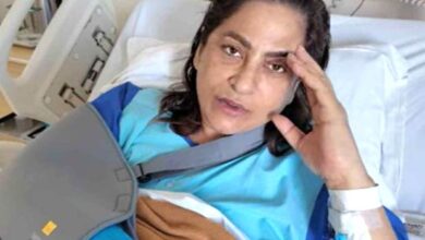 Archana Puran Singh undergoes surgery after fracturing wrist on set with Rajkummar Rao; son Aryamann breaks down in tears : Bollywood News - Bollywood Hungama