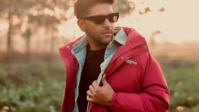 Guru Randhawa celebrates Republic Day with brave Soldiers in Baramulla, Kashmir : Bollywood News - Bollywood Hungama