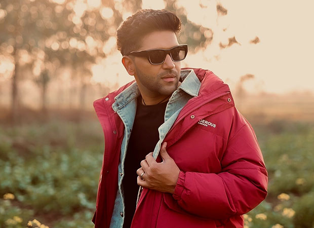 Guru Randhawa celebrates Republic Day with brave Soldiers in Baramulla, Kashmir : Bollywood News - Bollywood Hungama