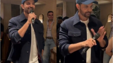 Hrithik Roshan celebrates his 25-year acting journey with journalists: “Today, I want to do something I’ve never done – have a drink with you guys”; raises laughs as his mic shuts multiple times: “Not great for a shy guy” 25 : Bollywood News - Bollywood Hungama