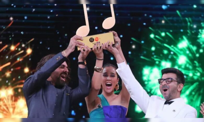 Sa Re Ga Ma Pa: Shradha Mishra Lifts Trophy, Takes Home Rs 10 Lakh