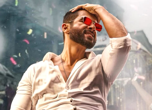 Shahid Kapoor flaunts raw dance swag in new Deva poster, teaser to release on January 5 : Bollywood News - Bollywood Hungama