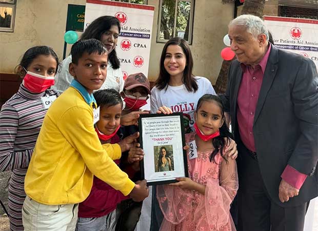 Uorfi Javed pays visit to Cancer Patients Aid Association, urges to donate : Bollywood News - Bollywood Hungama