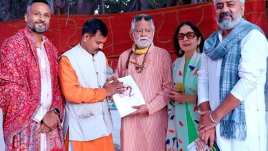 It’s official! Sanjay Mishra-Neena Gupta starrer Vadh to get sequel; team seeks blessings at Maha Kumbh Mela : Bollywood News - Bollywood Hungama