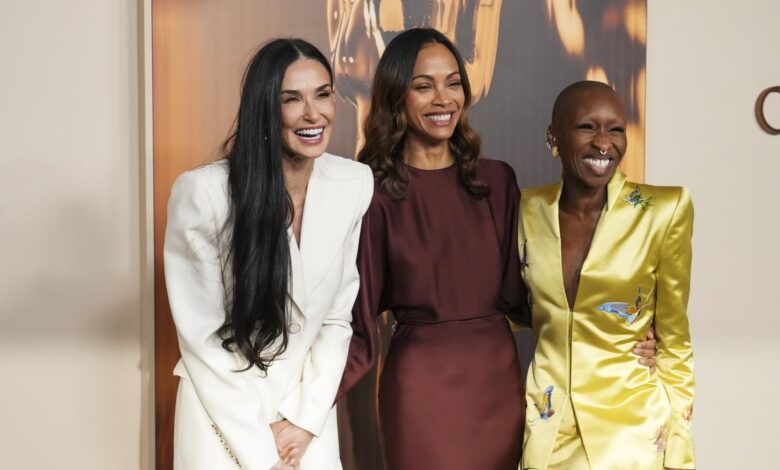 Oscar nominees gather for a chummy night of cocktails, dinner and the annual class picture