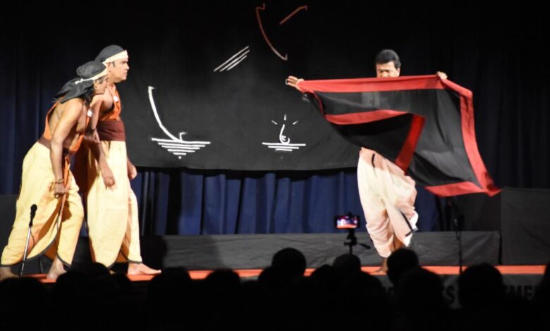 What inspired Kavalam Narayana Panikkar to write the play Kalivesham?