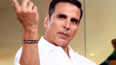 Akshay Kumar says, “If the music’s right and the energy’s high, he might revive his 90s pelvic thrust – for nostalgia!” 90 : Bollywood News - Bollywood Hungama