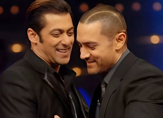 Here’s why Salman Khan once gifted two paintings to Aamir Khan; latter says, “I have them at home” : Bollywood News - Bollywood Hungama