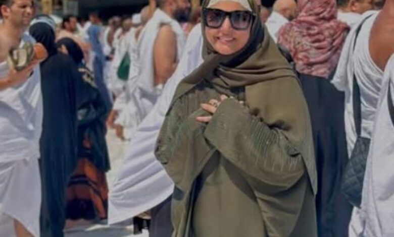 Hina Khan Performs Umrah Amid Cancer Treatment: "Overwhelmed And Speechless"