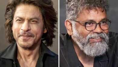 Shah Rukh Khan to team up with Pushpa director Sukumar for rural political action drama: Report  : Bollywood News - Bollywood Hungama