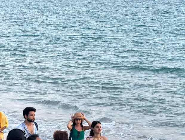 Siddhant Chaturvedi and Ananya Panday LEAKED picture sparks rumours of new project : Bollywood News - Bollywood Hungama