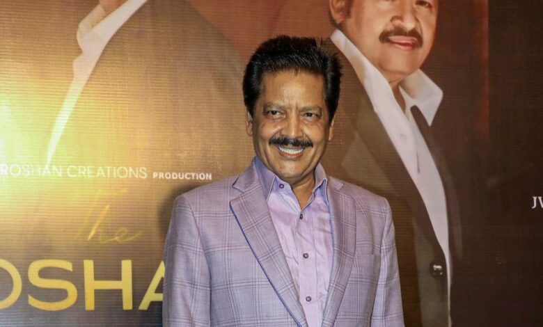 Udit Narayan jokes about kissing controversy at ‘Pintu Ki Pappi’ event