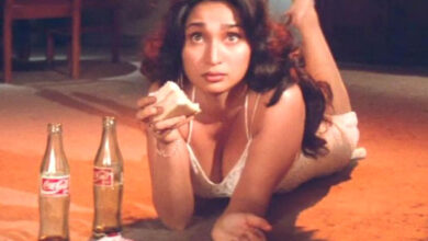 28 years of Basu Chatterjee’s Gudgudee: Pratibha Sinha recalls, “Basu da’s cute habit of chewing on his handkerchief when the camera was rolling is the stuff of movie lore” 28 : Bollywood News - Bollywood Hungama