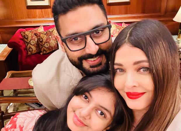 Aishwarya Rai Bachchan shares adorable family selfie on 18th wedding anniversary with Abhishek Bachchan 18 : Bollywood News - Bollywood Hungama