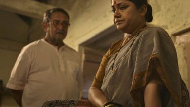 Devmanus trailer out: Mahesh Manjrekar and Renuka Shahane shine in gripping Marathi remake of Luv Films’ Vadh : Bollywood News - Bollywood Hungama