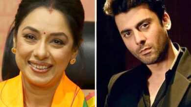 Rupali Ganguly hits back at Fawad Khan for criticising India; says, “You working in Indian films was also shameful for us” : Bollywood News - Bollywood Hungama