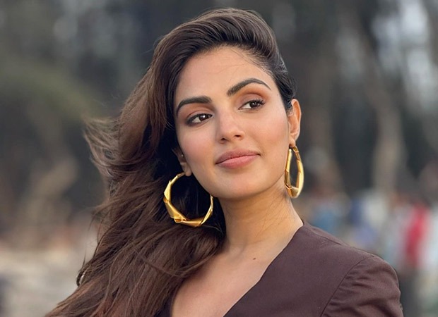 Rhea Chakraborty gets nod from court to fly abroad for professional commitments : Bollywood News - Bollywood Hungama