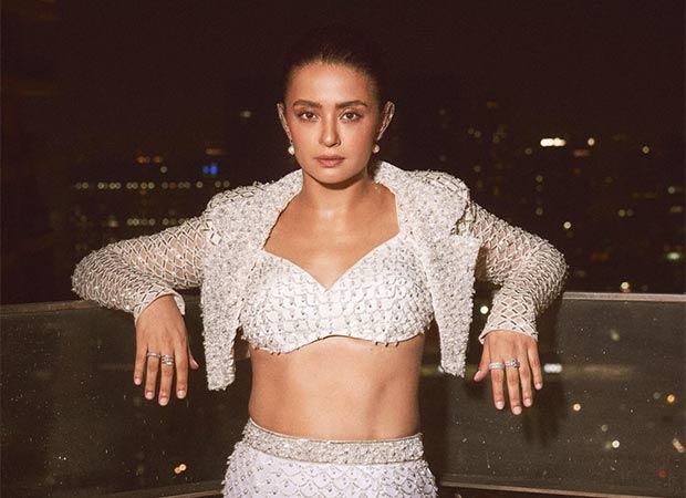 Surveen Chawla suffers major back injury amid promotions for Criminal Justice 4 and Rana Naidu 2 : Bollywood News - Bollywood Hungama