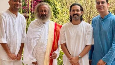 SCOOP: Siddharth Anand and Mahaveer Jain’s film on Sri Sri Ravi Shankar starring Vikrant Massey is not about his spiritual journey; deets inside : Bollywood News - Bollywood Hungama